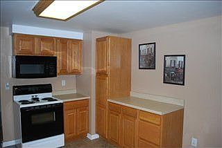 5th image of 5022 Tewkesbury Dr