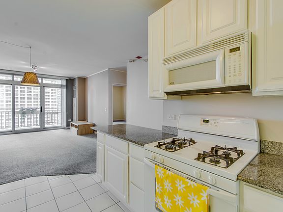 2nd image of 125 S Jefferson St #2103