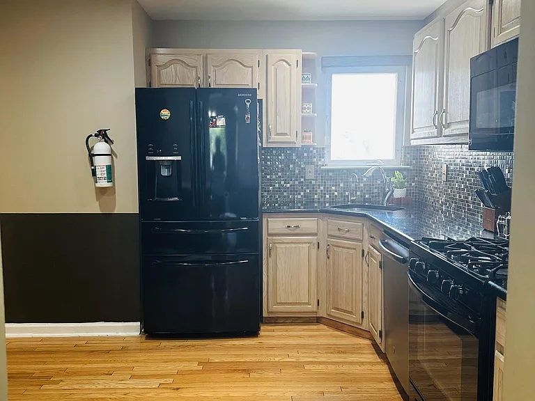 2 Russell Ct — Photo 11