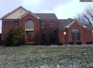 2911 Ironwood Dr, Akron, OH 44312