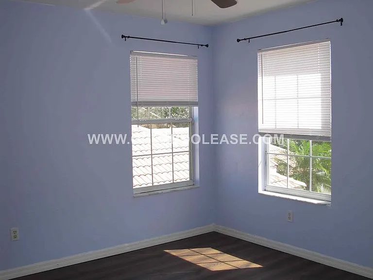925 Torrey Pine Dr — Photo 11