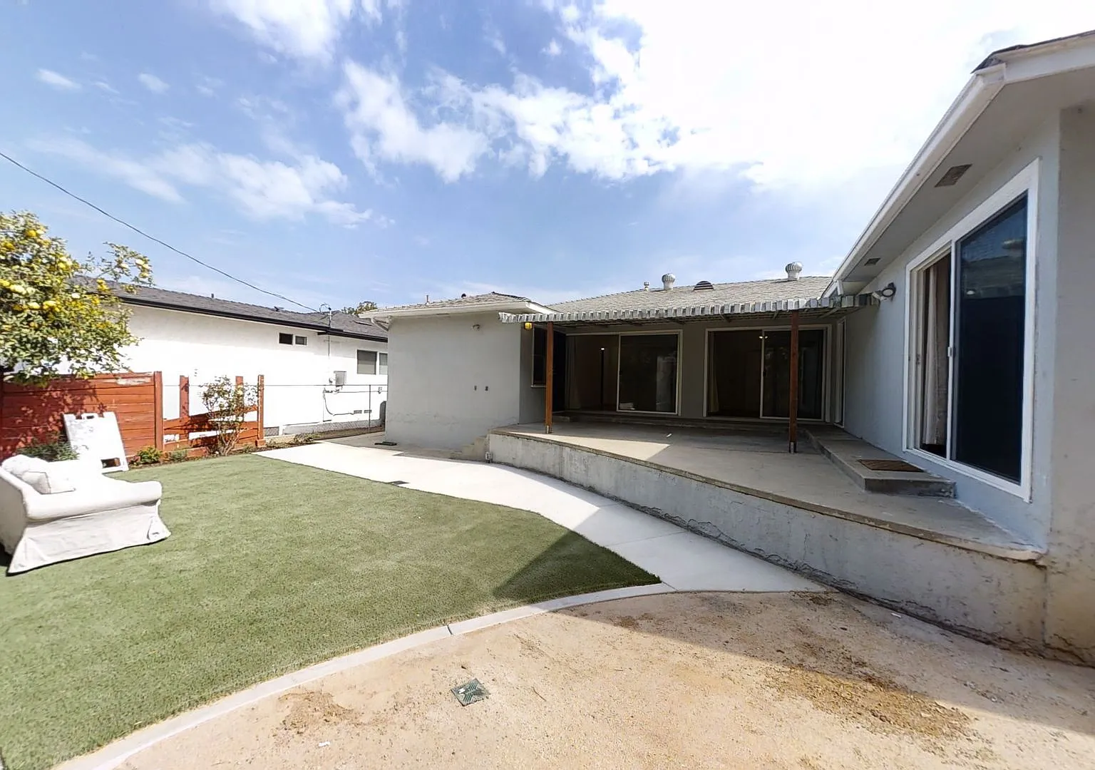 Nice Patio, Private Yard on Mary Lane! — Photo 2