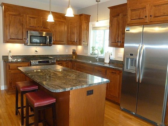 3rd image of 133 Winterberry Way #133