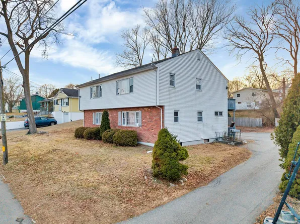 17 Dow Street, New London, CT 06320