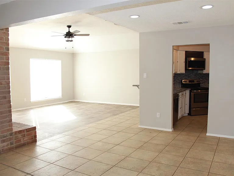 4406 Lost Lake Ln — Photo 10