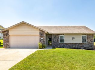 937 Mossy Grove Ln, Maryville, TN 37801