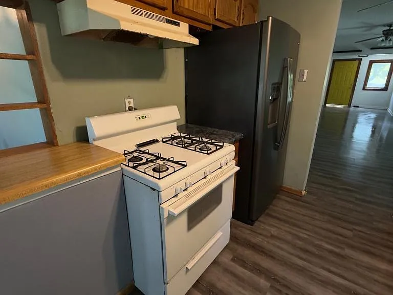 917 Kirkwood Ave — Photo 6