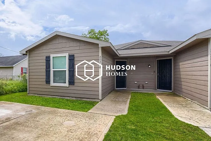 3 bed, 2.0 bath, 980 sqft, $1,299 — Photo 1