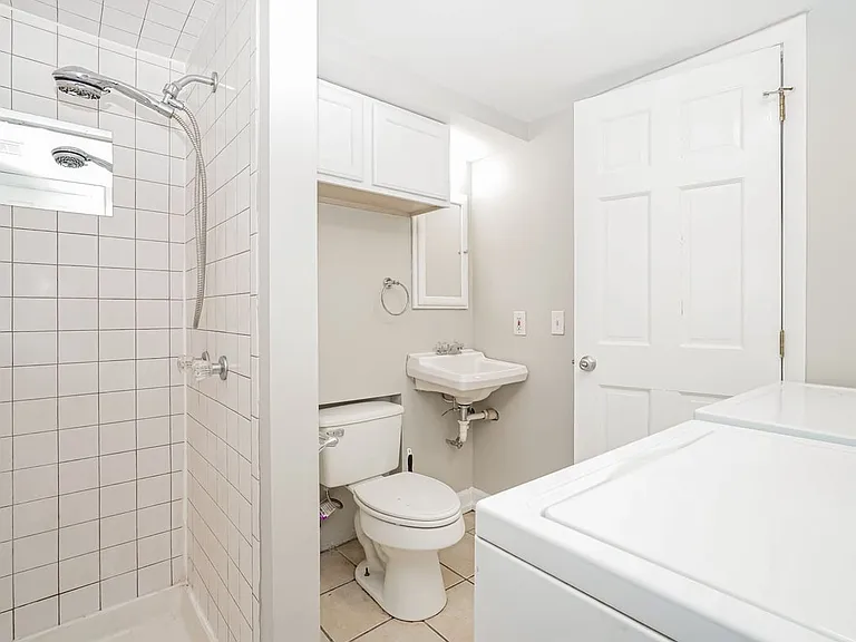 804 E Main St — Photo 13