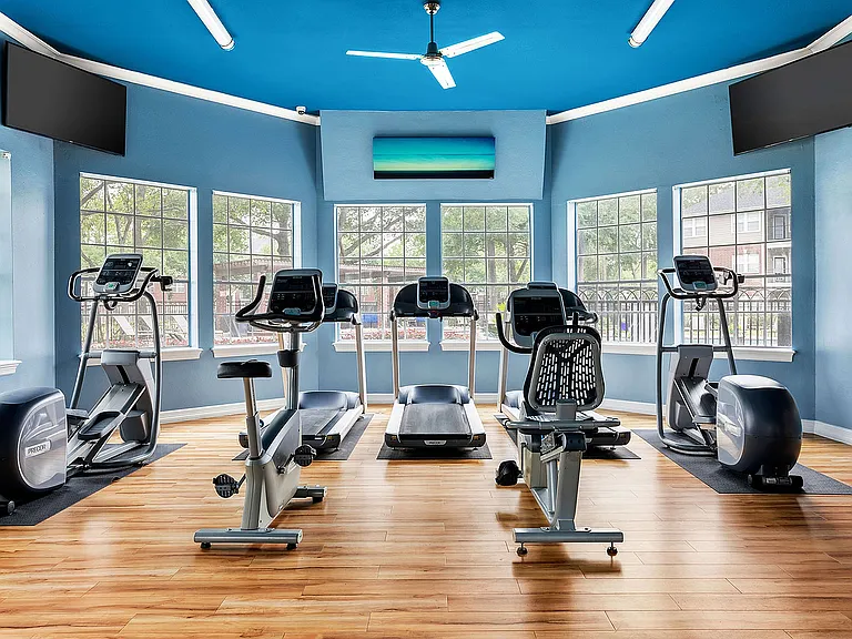 C243040_VillagesofCypressCreek_FitnessCenter2_03
