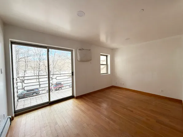 874 Lorimer Street image 1 of 12