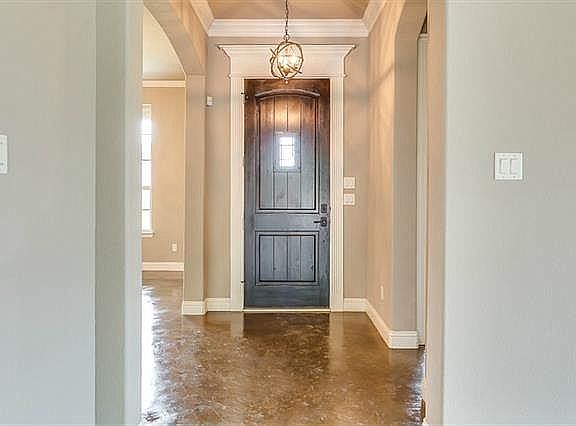 4th image of 7215 Sussex Ln