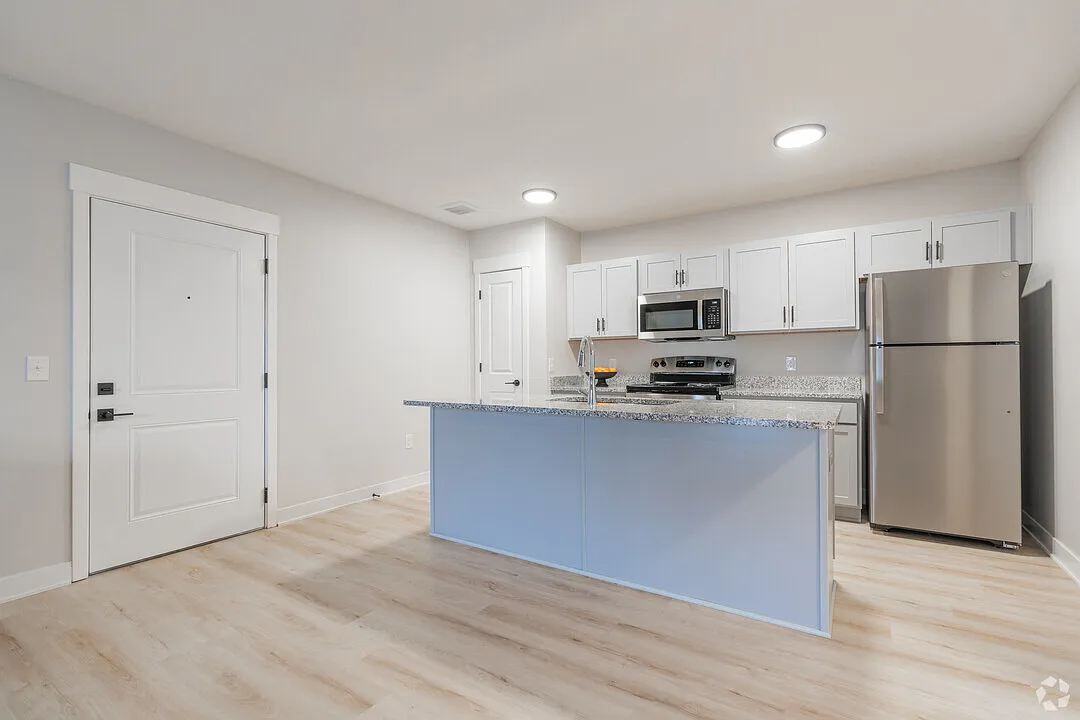 Oakwood Landings - 9922-303 — Photo 2