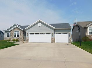 7614 1st Ave NW, Cedar Rapids, IA 52405