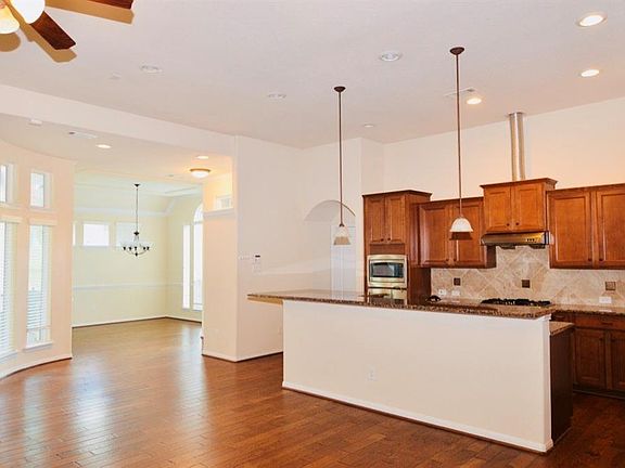 5th image of 2527 Pittsford St
