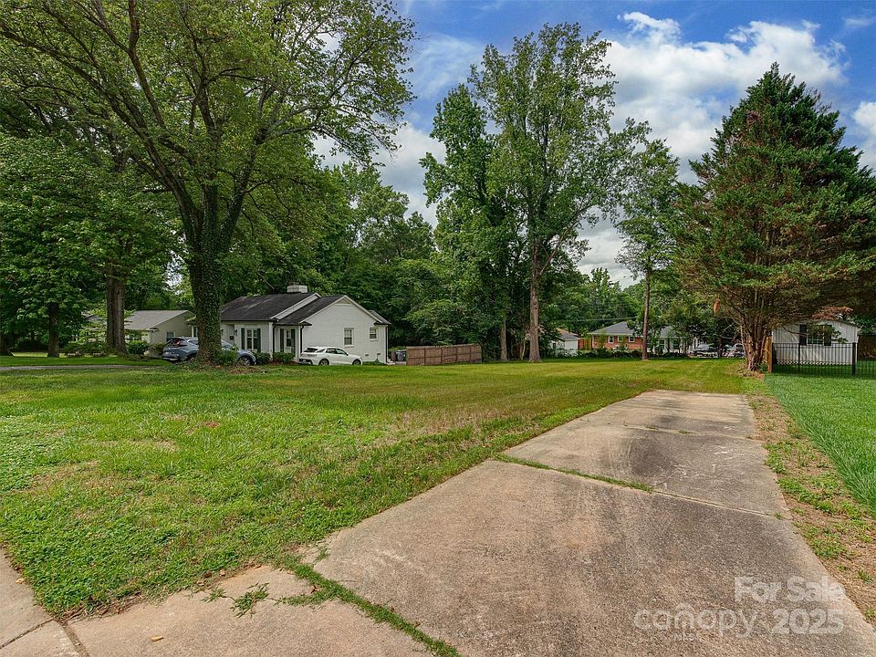 2nd image of 4045 Rutherford Dr