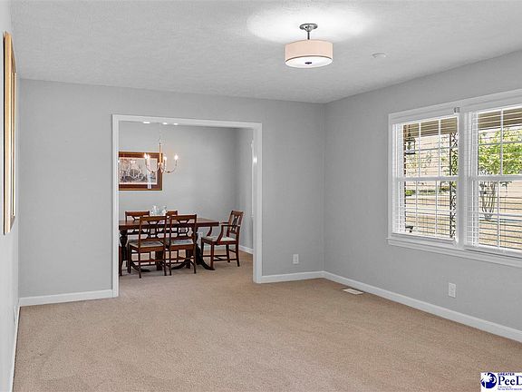 5th image of 211 English Park Rd