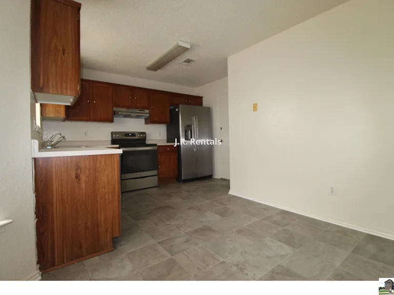 3615 Coral Bay Ln — Photo 73