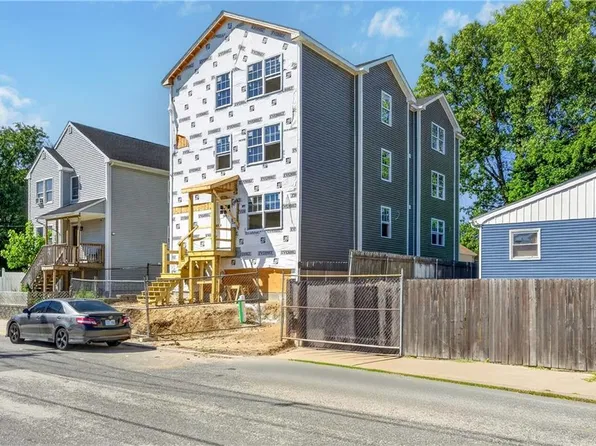 141 Ocean St, Providence, RI 02905