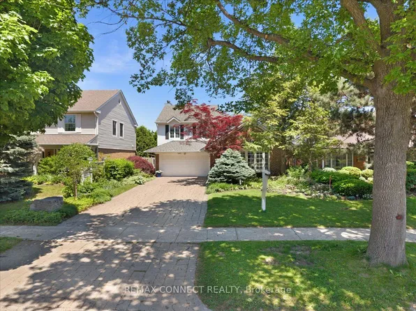 2491 Parmeer Dr, Mississauga, ON L5C 2Y3