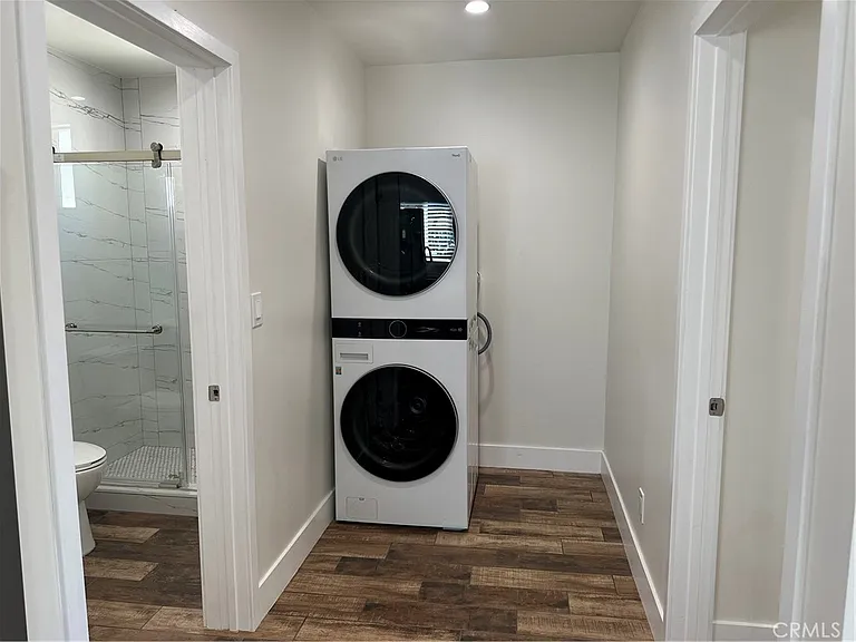 14325 Martha St — Photo 14
