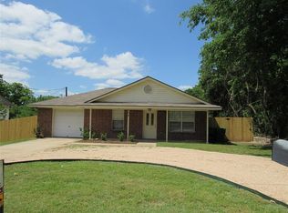 908 W Main St, Brenham, TX 77833