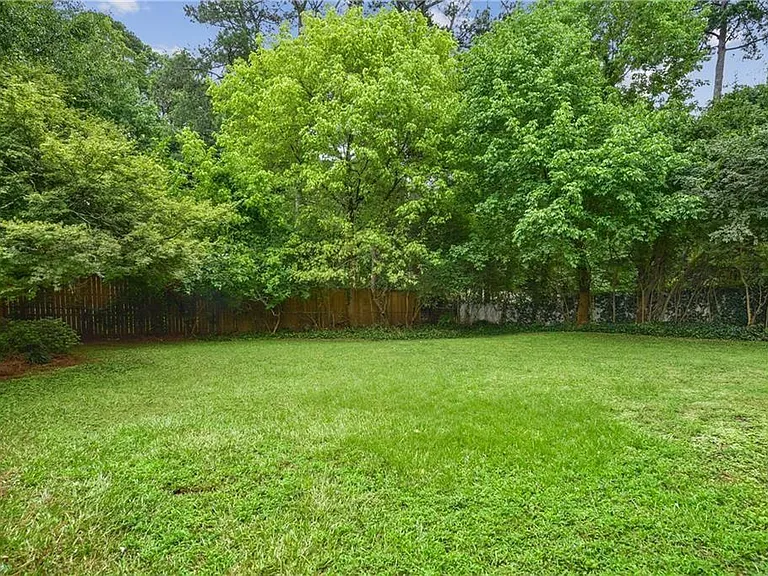 1249 Goodwin Rd NE — Photo 24