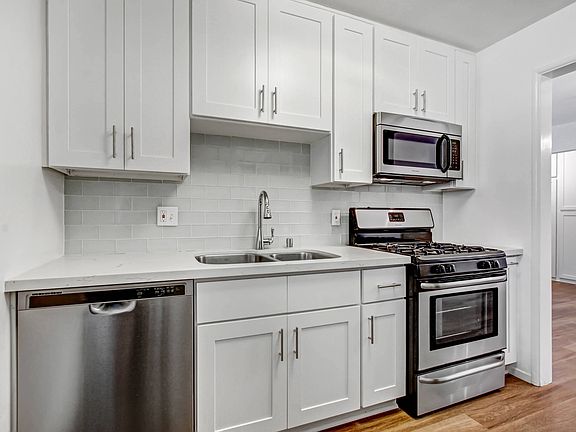 2nd image of 858-860 3rd St #19