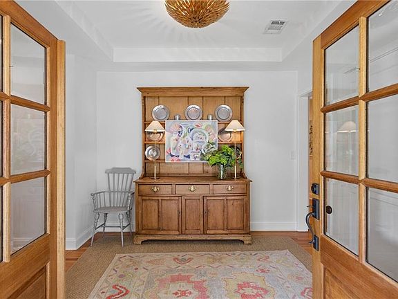 5th image of 912 Beaverbrook Dr NW