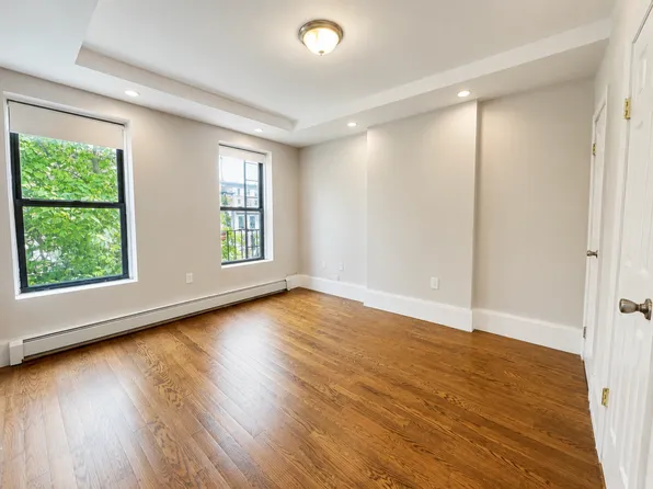 997 Bergen Street image 1 of 5