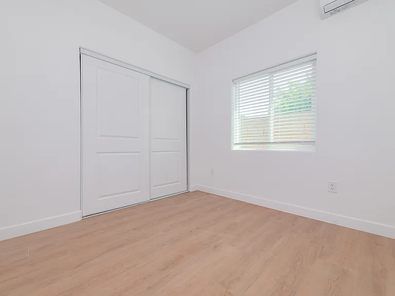 5033 Sultana Ave #B — Photo 8