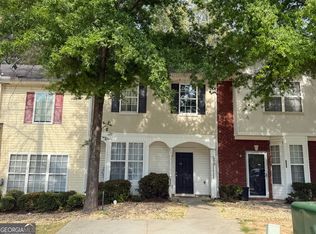 6071 Camden Forrest Dr, Riverdale, GA