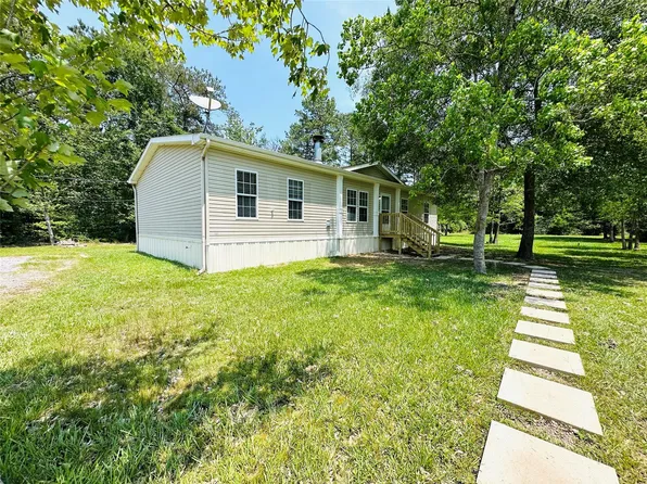 2937 Colonial Dr, Kountze, TX 77625