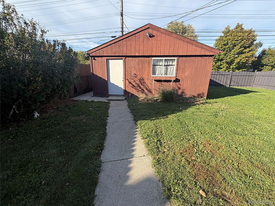 20700 Lockwood St, photo 8