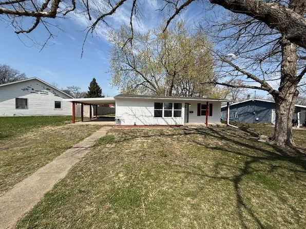 801 Middle St W, Knoxville, IA 50138