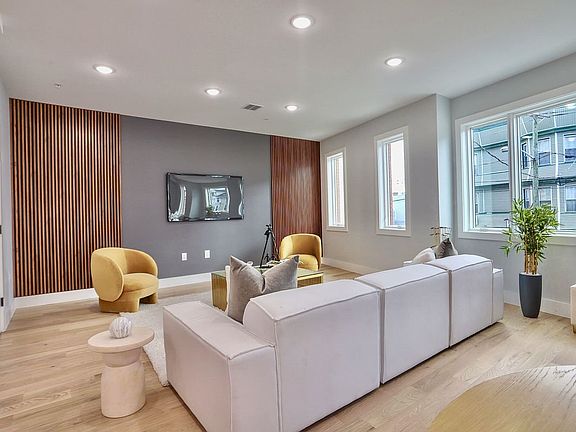 5th image of 443 Bergen Ave #2A