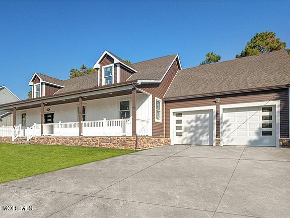 2nd image of 243 1st Avenue
