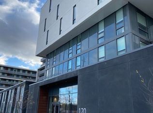 120 Varna Dr #17, Toronto, ON M6A 0B3