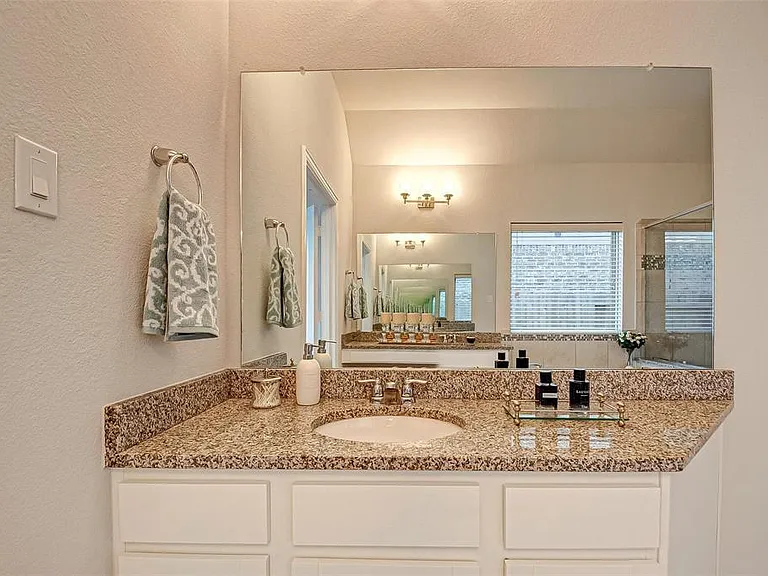 23811 Via Viale Dr — Photo 25