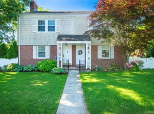 172 Hillside Avenue, Manhasset, NY 11030