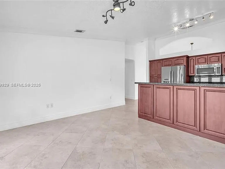 15715 SW 76th Ter — Photo 17