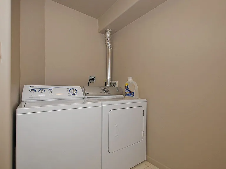 27 Songhees Rd #304 — Photo 44