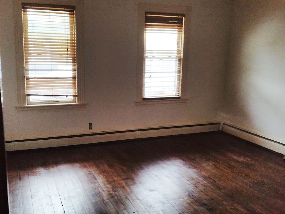 Living Room 1st fl
