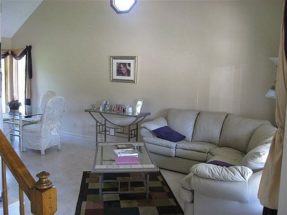 4th image of 4702 Dumfries Dr