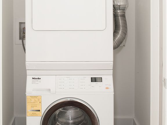 2nd image of 25 Broad St Frnt C