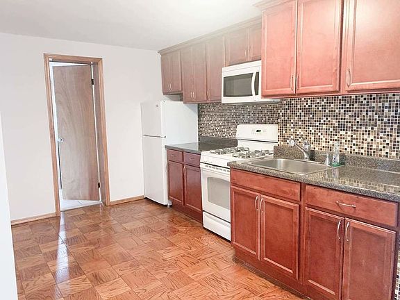 3rd image of 318 Eckford St #2F