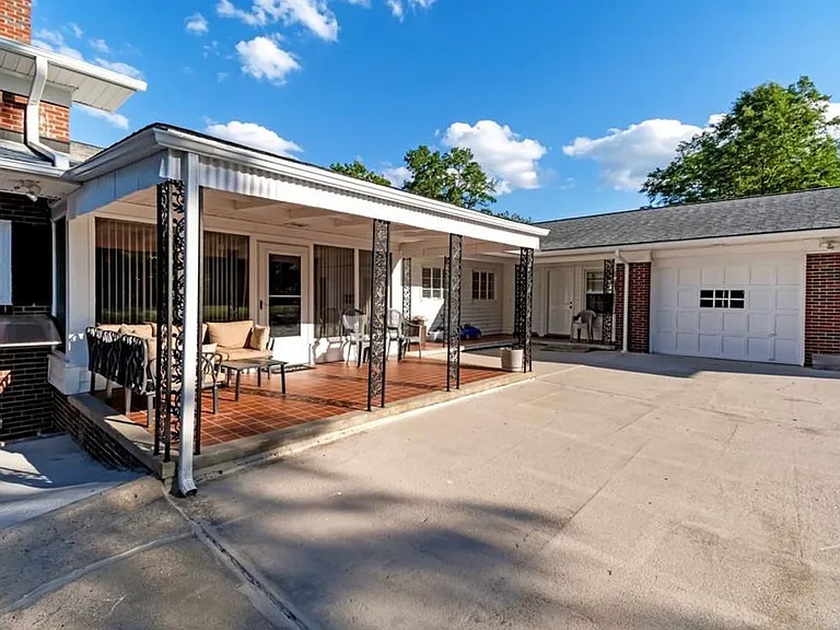 300 Edgedale Dr — Photo 50