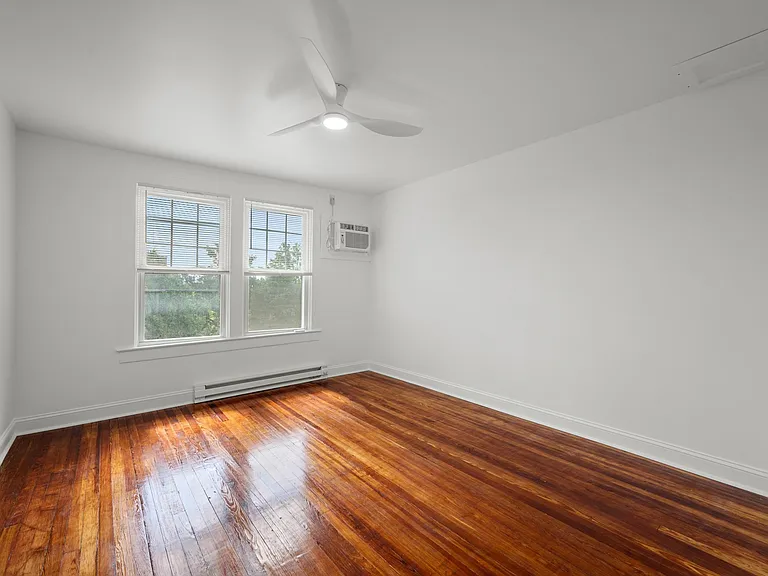 422 W Clifford St #4 — Photo 9