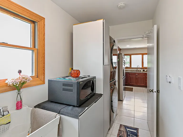 1037 Conrad Ct — Photo 5