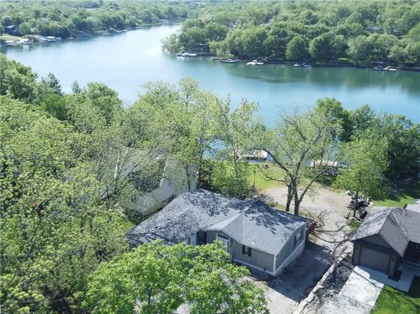 126 Timber Valley Dr, Linn Valley, KS 66040
